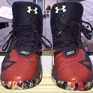 UNDER ARMOUR CURRY 2.5  BASKETBALL Shoes  Y sz 6.5